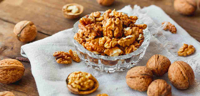 Walnuts Nutrition Facts | 8 Health Benefits of Nuts