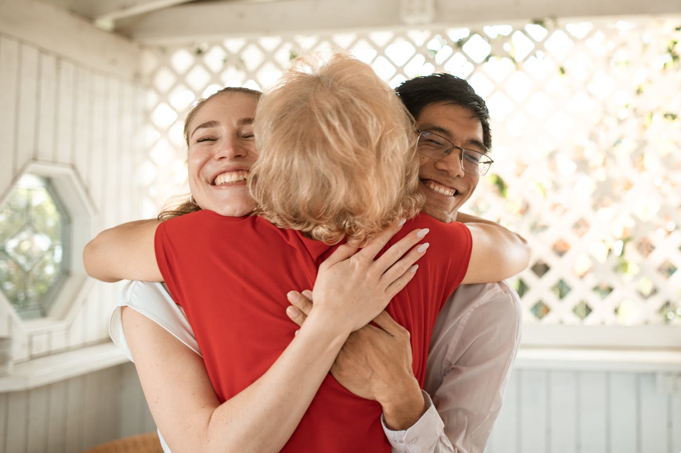 Why a Smart Cane is an Ideal Gift for Loved Ones with Mobility Challenges