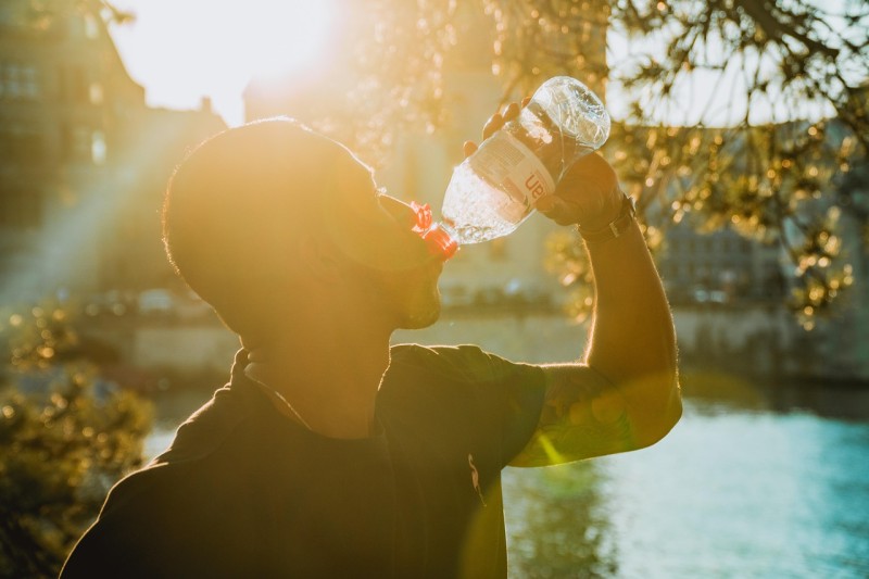 Top 7 Signs You’re Not Drinking Enough Water — And How to Fix It
